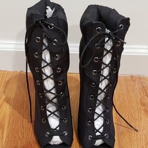 Size 7.5 tie up peep toe bootie